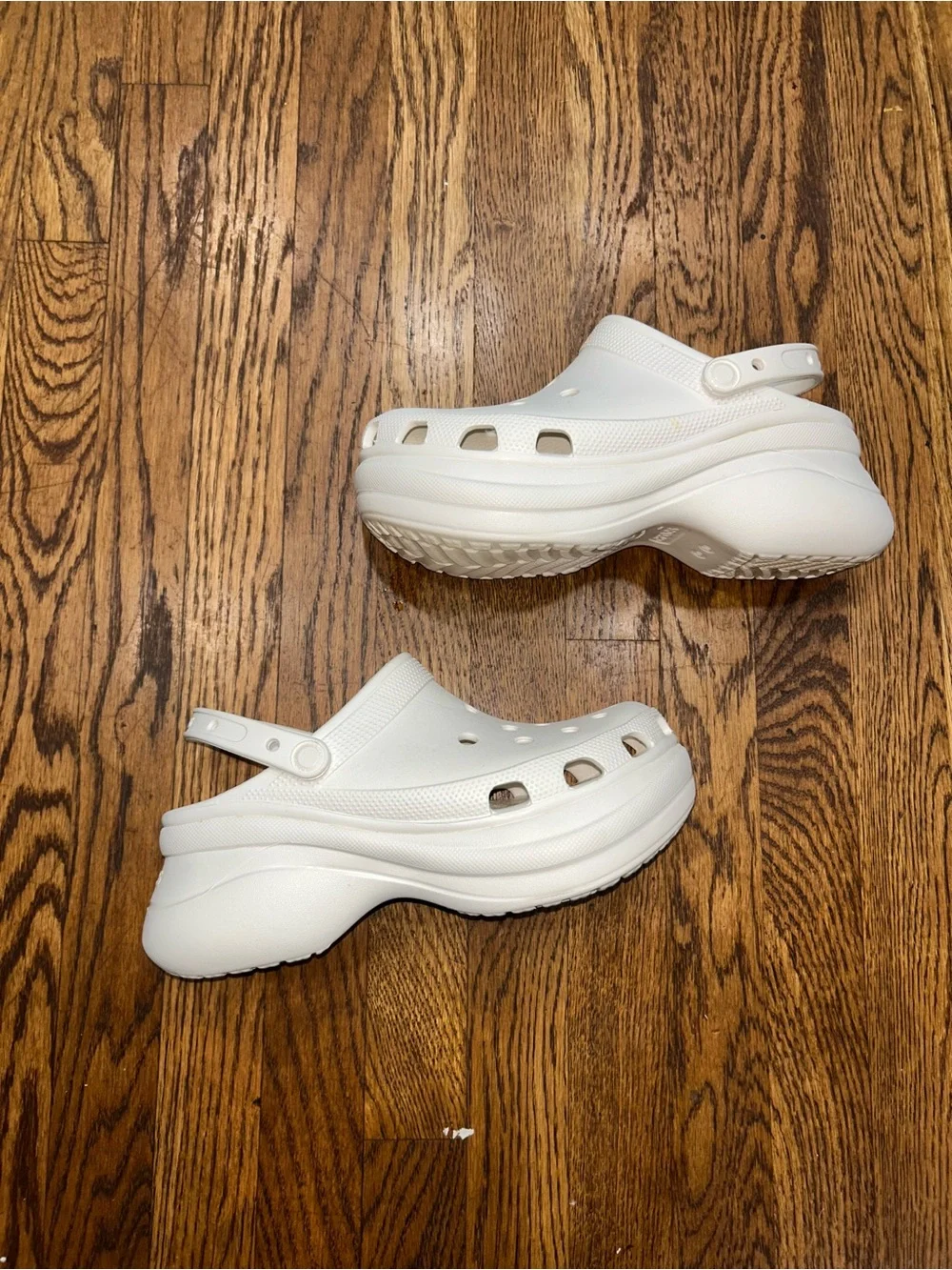 Crocs Classic Platform Clogs White Women’s Size 10 Lightweight Comfort Shoe